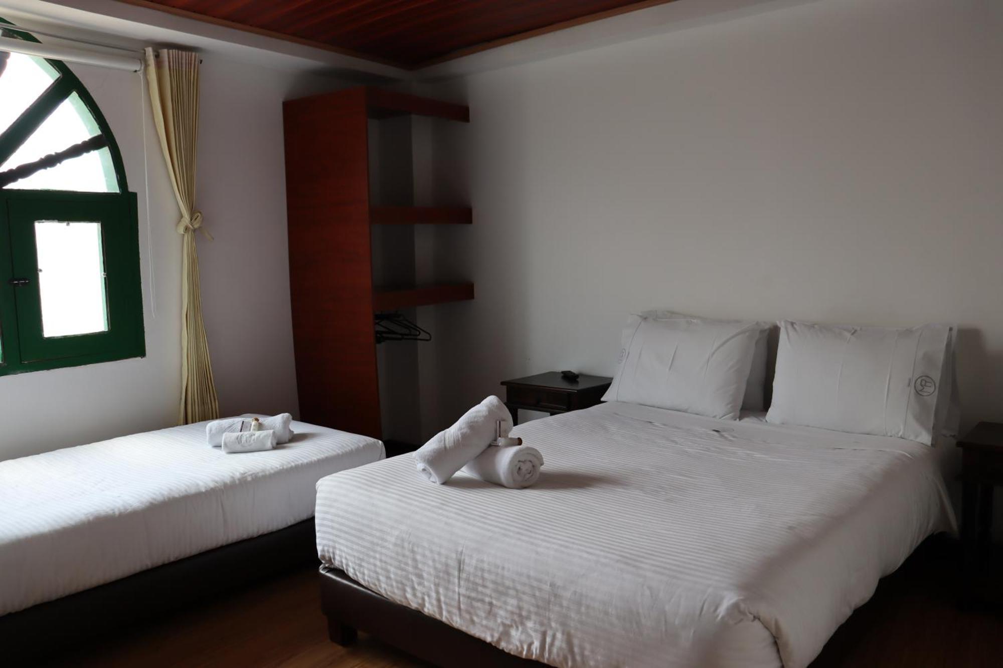 Mongui Plaza Hotel Room photo
