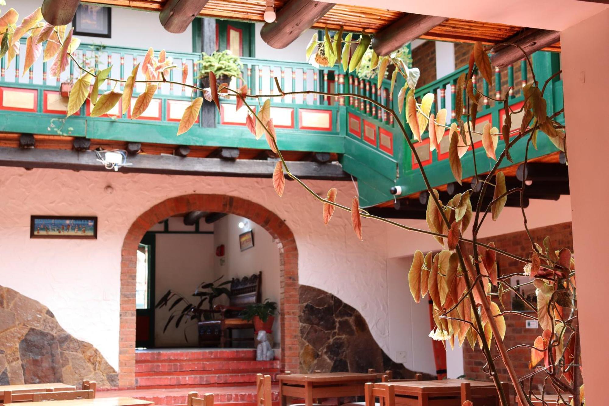 Mongui Plaza Hotel Exterior photo