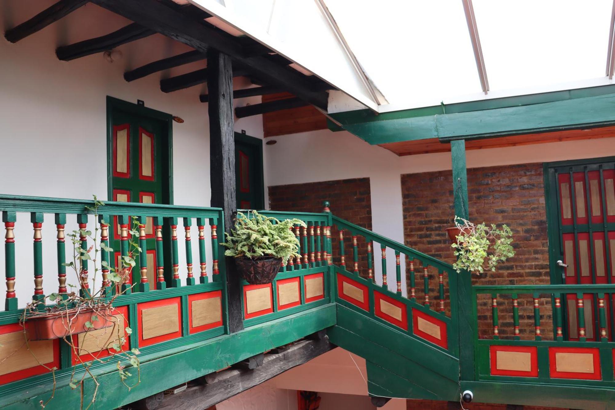 Mongui Plaza Hotel Exterior photo