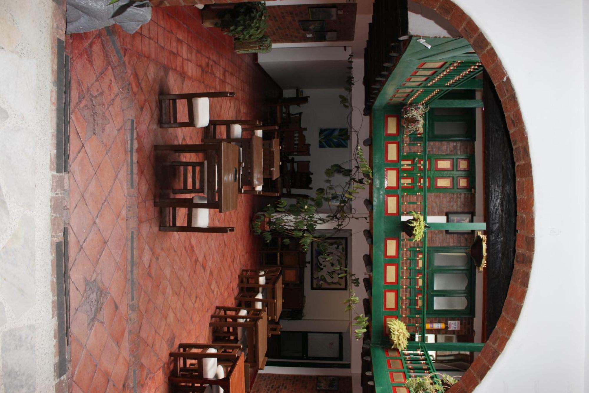 Mongui Plaza Hotel Exterior photo